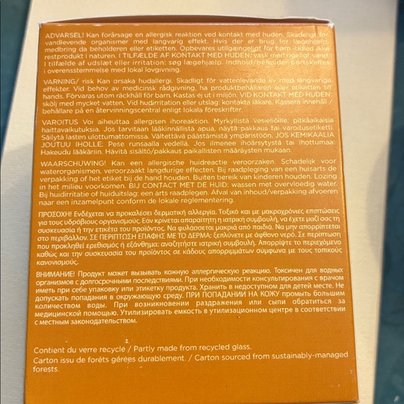 Clarins Paris Sweet Neroli Scented Candle in Orange & White Box New 6.4 Oz. - Picture 3 of 4